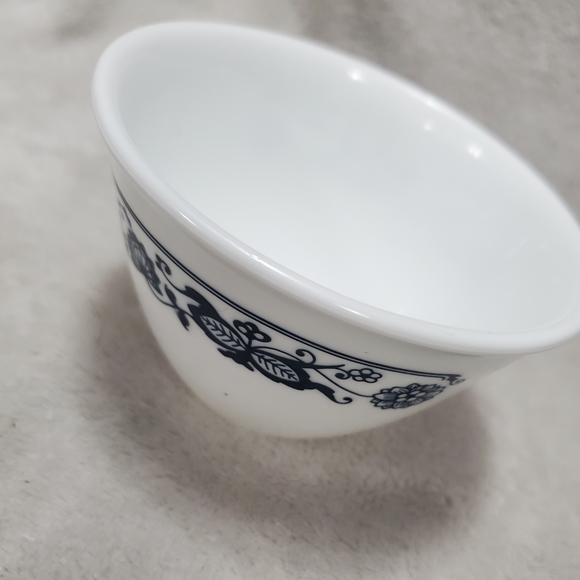 Corelle by Corning Old Town Blue Open Sugar Bowl - Picture 2 of 3